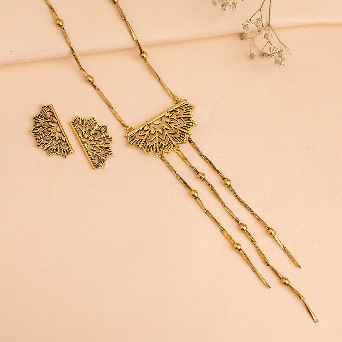 YADEEP Golden Fringe Necklace Set