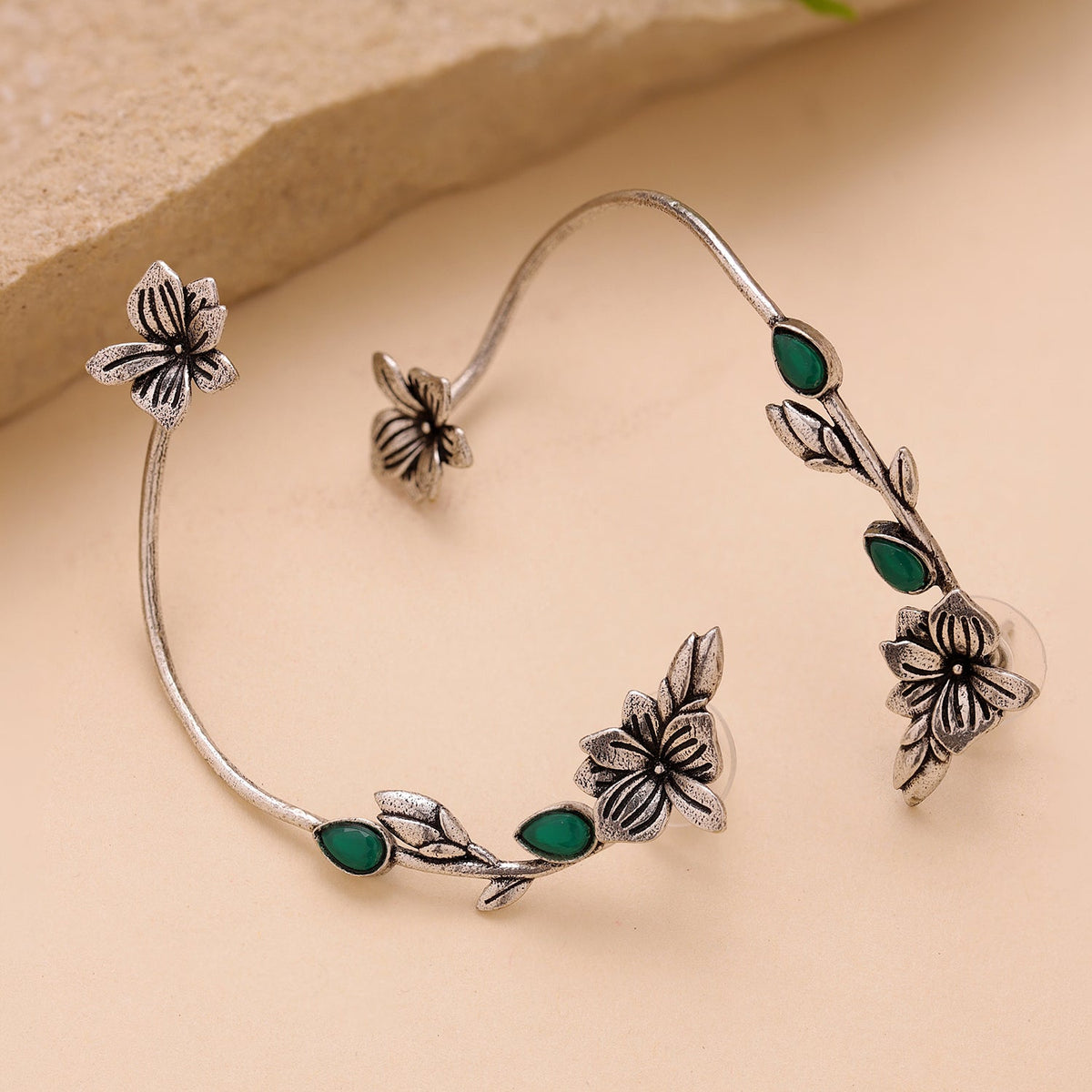 YADEEP Green Vine Oxidised Ear Cuff