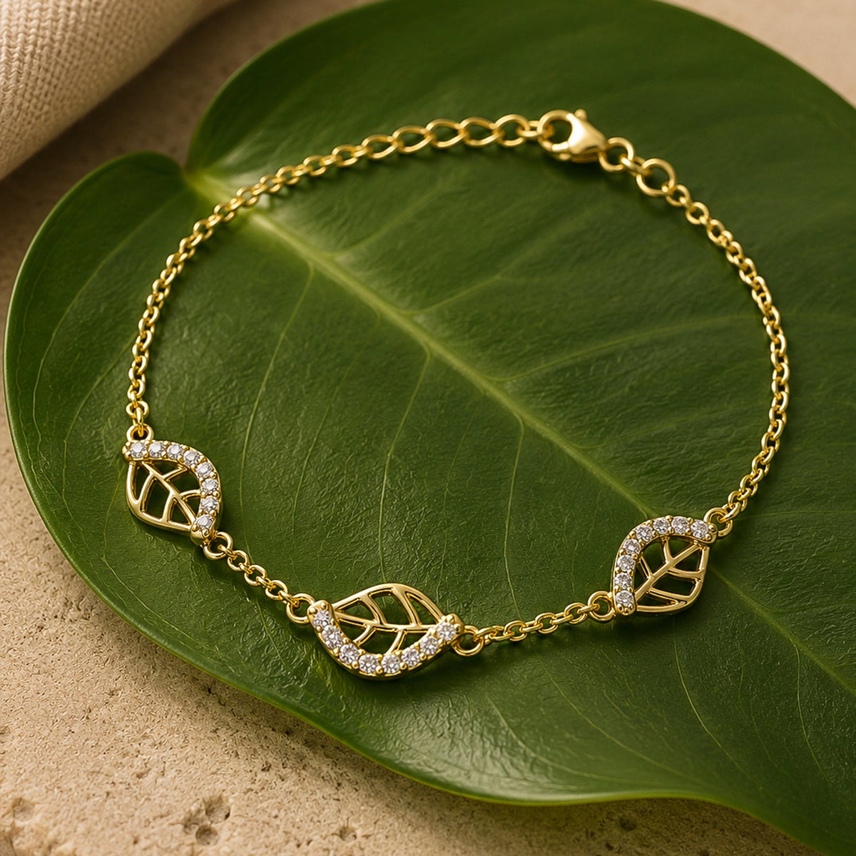 YADEEP Petal Link Bracelet